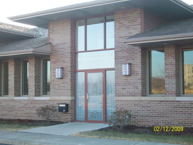 9601 165th St, Orland Park, IL for lease - Building Photo - Image 2 of 3