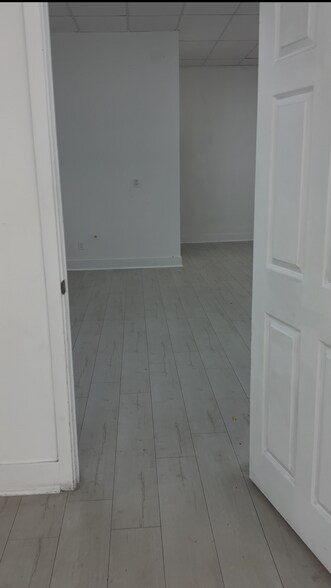 3115 Foothill Blvd, La Crescenta, CA à louer - Photo intérieure - Image 3 de 9