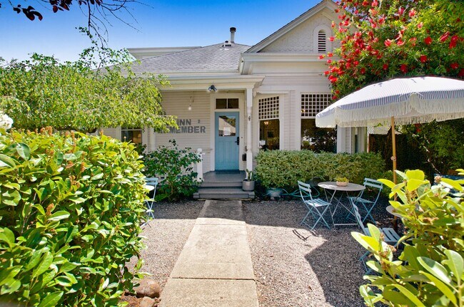 More details for 171 W Spain St, Sonoma, CA - Hospitality for Sale