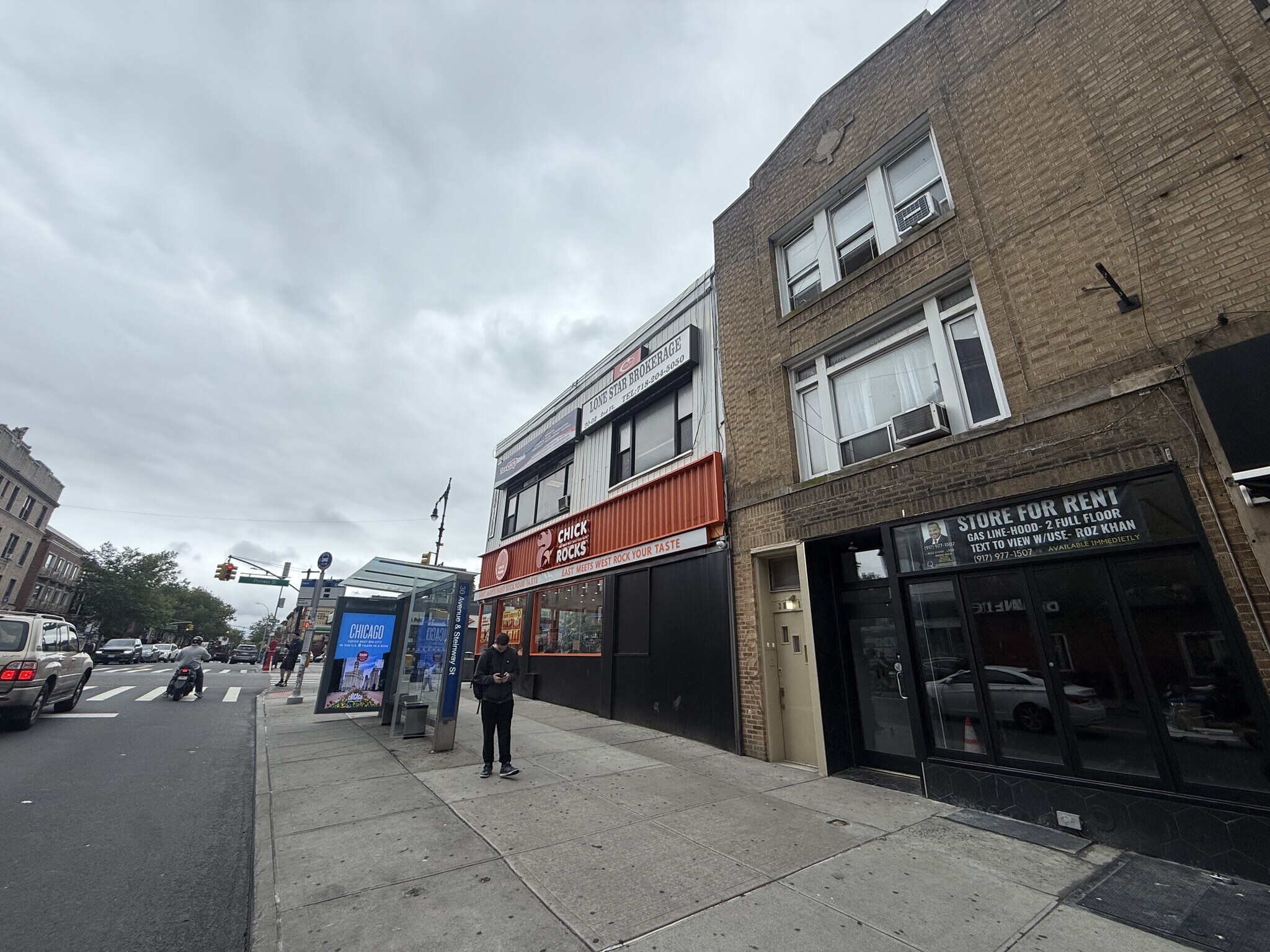 38-16 30th Ave, Astoria, NY à vendre Photo du bâtiment- Image 1 de 1