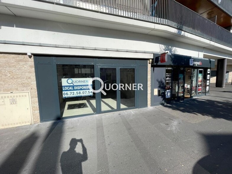 Retail in Mantes La Jolie for lease - Building Photo - Image 2 of 6