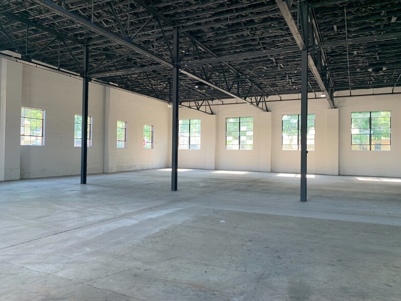 107 W 2nd St, Webb City, MO for sale - Interior Photo - Image 1 of 12