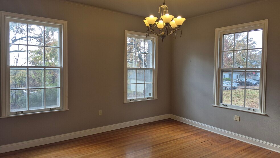 1656 Malvern Ave, Hot Springs, AR à louer - Photo du bâtiment - Image 3 de 8