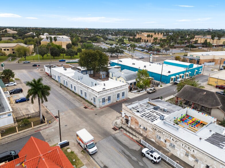 828 E 15th St, Brownsville, TX à vendre - Photo du bâtiment - Image 2 de 60