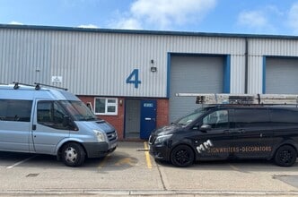 Burndell Rd, Ford à louer Photo du bâtiment- Image 2 de 2