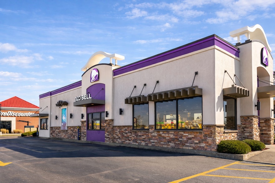 6430 Center Dr, Whitestown, IN à vendre - Photo du bâtiment - Image 3 de 6