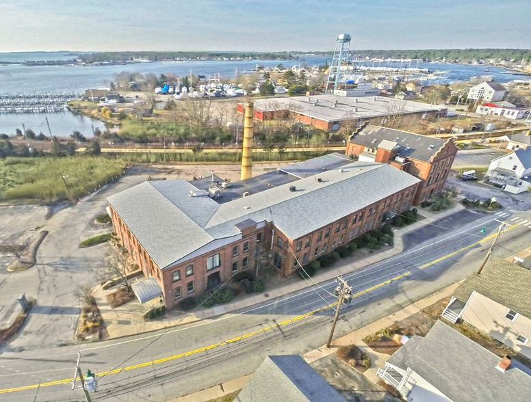 12 Roosevelt Ave, Mystic, CT à louer - Aérien - Image 1 de 5