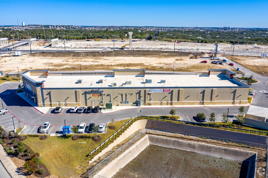 0 Us-281 Hwy N, San Antonio, TX à louer - Photo du bâtiment - Image 3 de 12