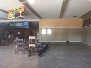 3535 W Walnut Ave, Visalia, CA for lease Interior Photo- Image 2 of 5