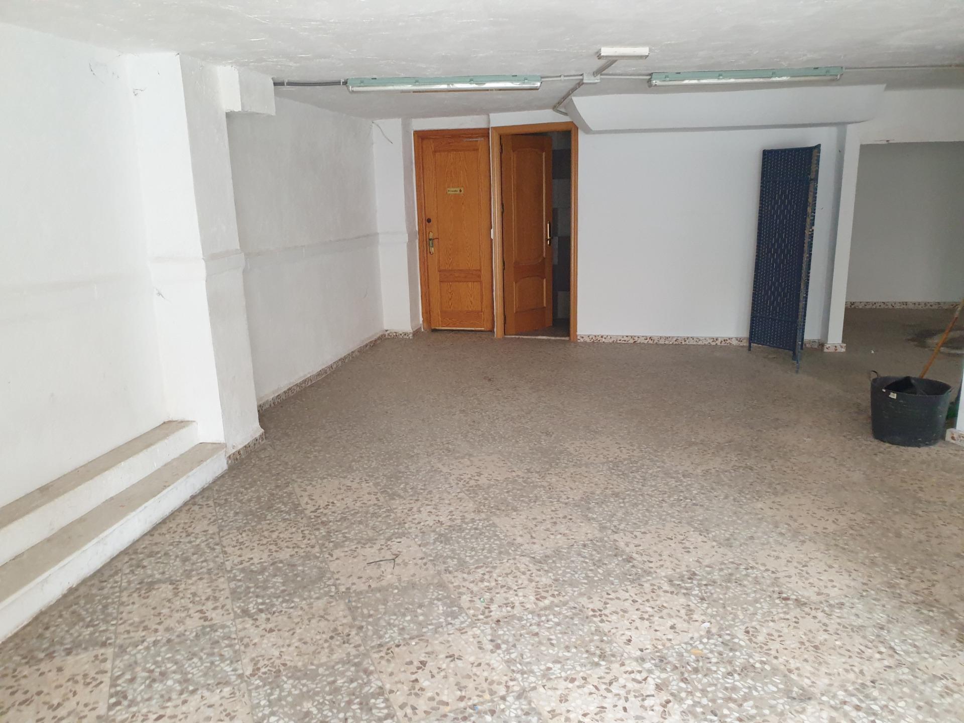Retail in Elda, Alicante for sale Interior Photo- Image 1 of 17