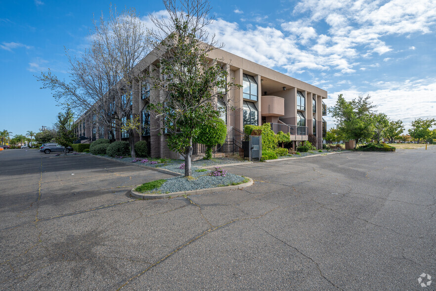 3353 Bradshaw Rd, Sacramento, CA for lease - Building Photo - Image 2 of 8