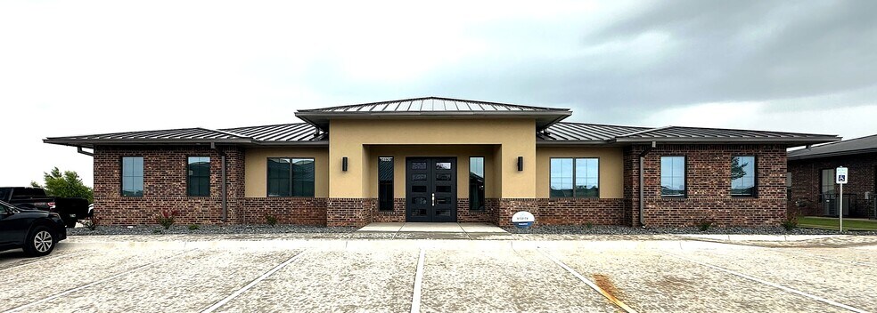 14836 Gambels Trail Dr, Oklahoma City, OK à louer - Photo du bâtiment - Image 1 de 10