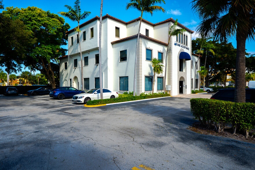 299 W Camino Gardens Blvd, Boca Raton, FL for lease - Building Photo - Image 3 of 21