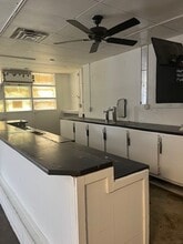 701-707 NE Broadway St, Portland, OR for lease Interior Photo- Image 2 of 6