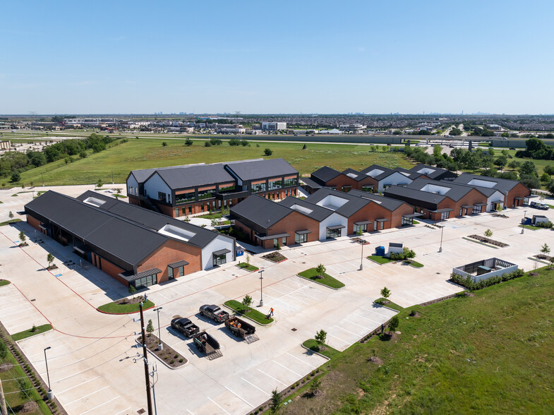 18802 W Airport Blvd, Richmond, TX à vendre - Photo du bâtiment - Image 1 de 1