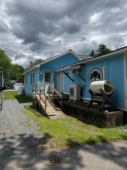 51 Ossie Rd, East Middlebury, VT for sale - Building Photo - Image 3 of 8