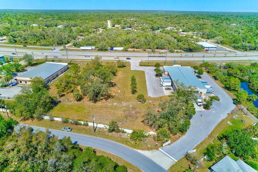 571 Tamiami Trail, Port Charlotte, FL à vendre - Photo du bâtiment - Image 3 de 5