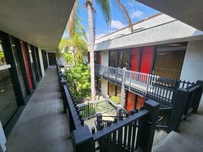 2665 30th St, Santa Monica, CA for lease Building Photo- Image 2 of 3