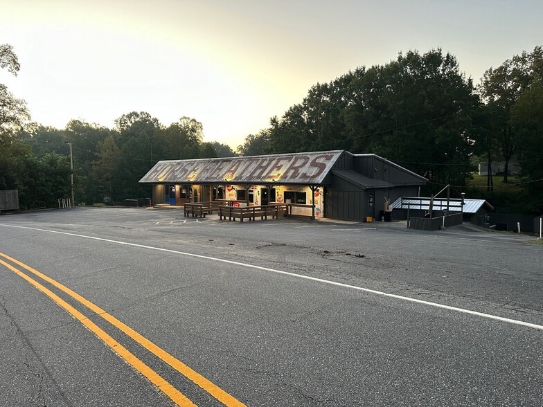 3746 Mount Pleasant Rd, Sherrills Ford, NC for sale - Building Photo - Image 3 of 20