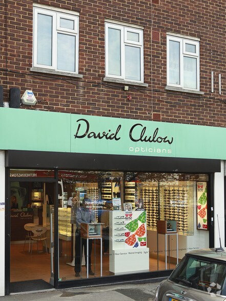 297 High Rd, Loughton à vendre - Photo du bâtiment - Image 3 de 3