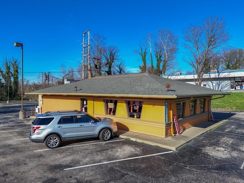683 Brandon Ave, Roanoke, VA for sale - Building Photo - Image 3 of 11
