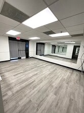 5000-5060 Beech Pl, Marlow Heights, MD for lease Interior Photo- Image 2 of 4