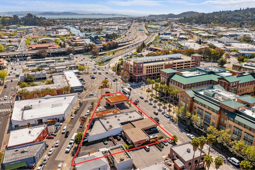 820 2nd St, San Rafael, CA à vendre - Photo du bâtiment - Image 1 de 9