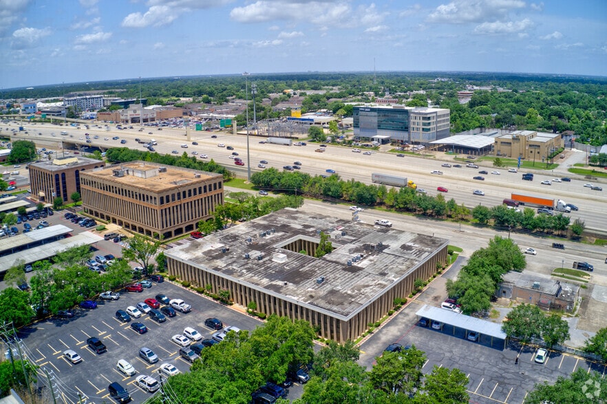 9219 Katy Fwy, Houston, TX à louer - Aérien - Image 3 de 10