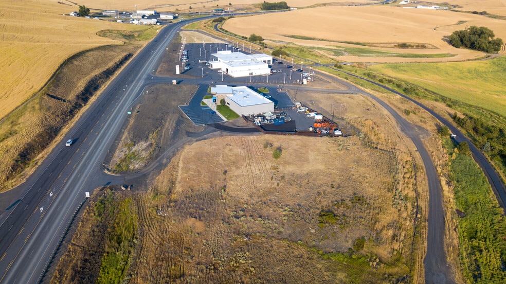 8681 Washington 270, Pullman, WA for lease - Building Photo - Image 2 of 4