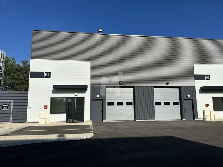 Flex dans Savigny-le-Temple à louer - Photo du bâtiment - Image 3 de 13