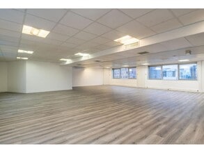 Office in Noisy-le-Grand for lease Interior Photo- Image 2 of 16