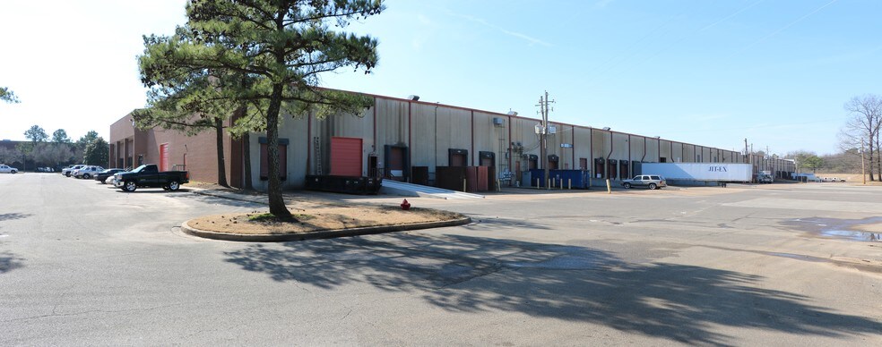 3900-3950 Willow Lake Blvd, Memphis, TN à louer - Photo du bâtiment - Image 2 de 4