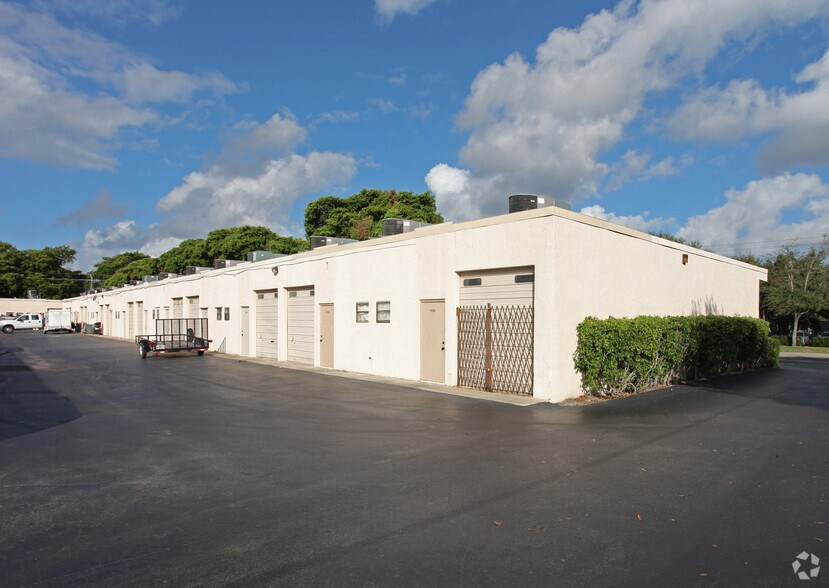 1540-1610 NW 3rd St, Deerfield Beach, FL for lease - Building Photo - Image 2 of 4