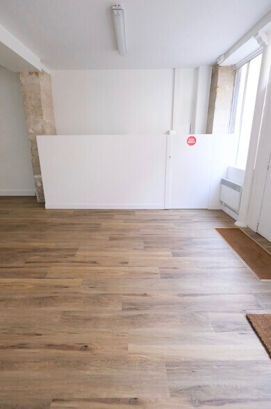 Villa Saint-Michel, Paris for lease - Building Photo - Image 3 of 7