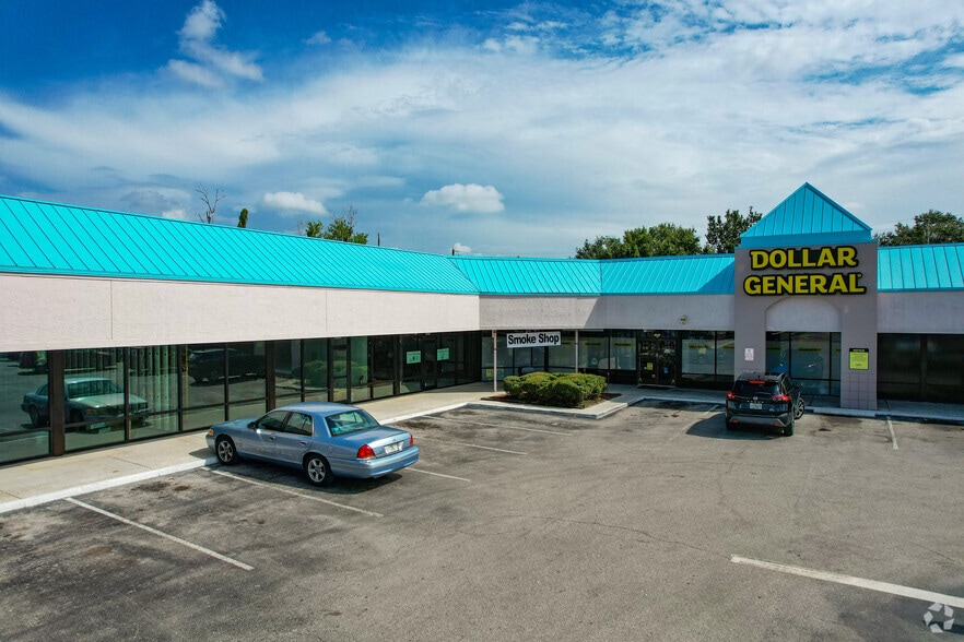 2301 E Fowler Ave, Tampa, FL for lease - Primary Photo - Image 2 of 4