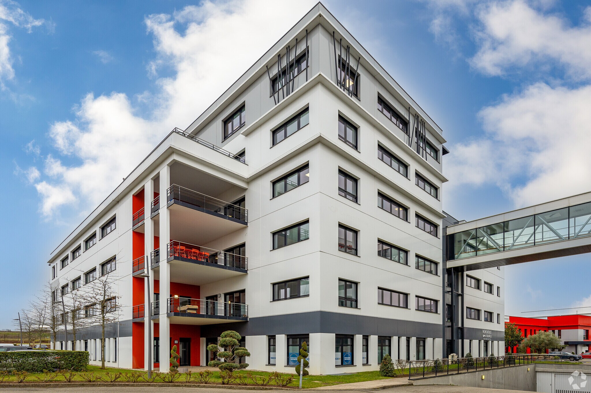 8 Allée Du Piémont, Saint-Priest à louer Photo principale- Image 1 de 3