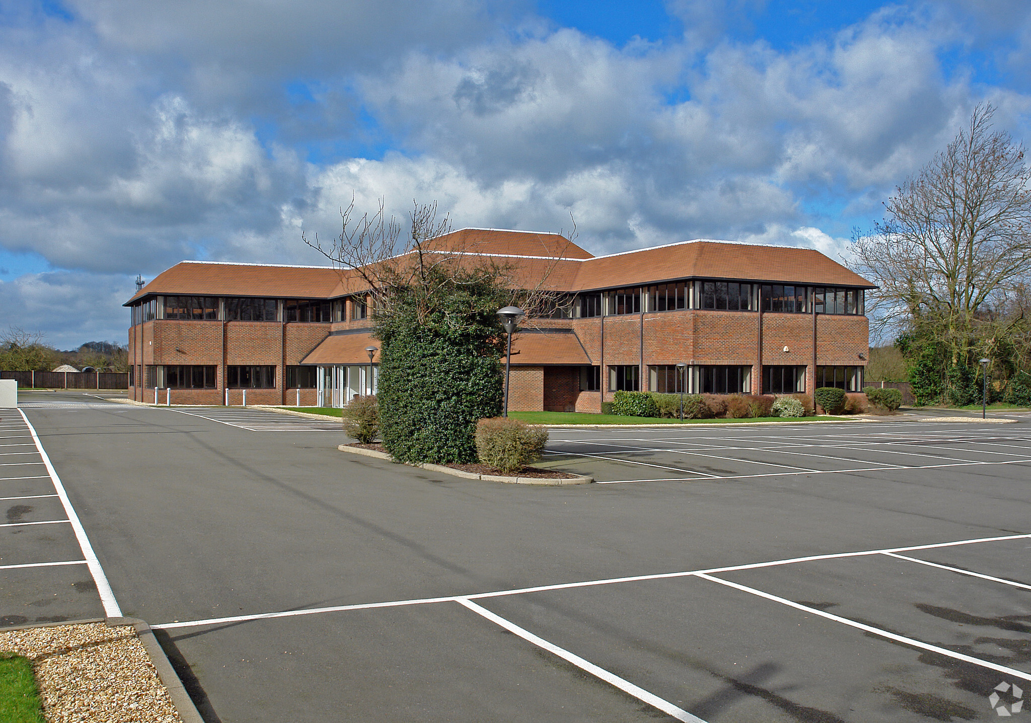 Oxford Rd, Stokenchurch for lease Building Photo- Image 1 of 9