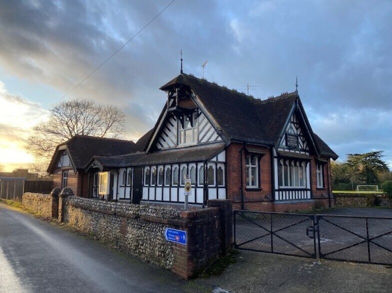 Pixham Lane, Dorking à louer - Photo du bâtiment - Image 2 de 4