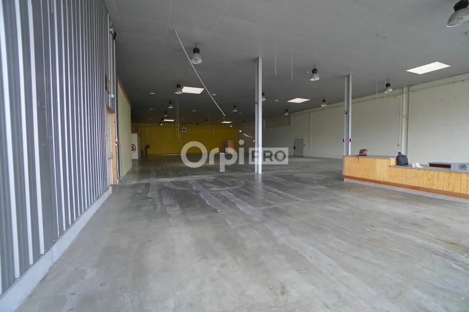 Retail in Chenôve for lease Building Photo- Image 1 of 8