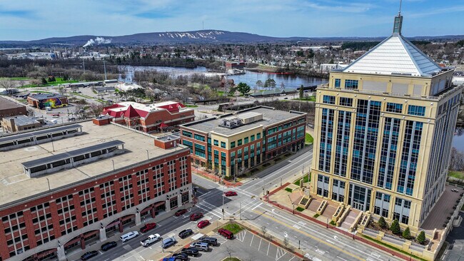 Plus de détails pour 11 Scott St, Wausau, WI - Bureau à louer
