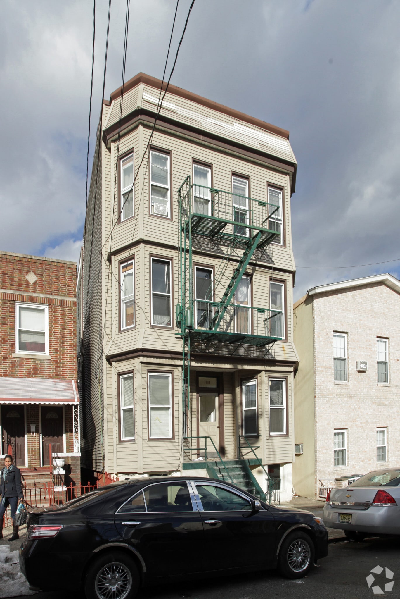 198 GRIFFITH St, Jersey City, NJ for sale Primary Photo- Image 1 of 19