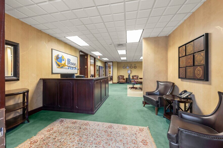 10S660 Kingery Hwy, Willowbrook, IL à vendre - Photo intérieure - Image 3 de 35