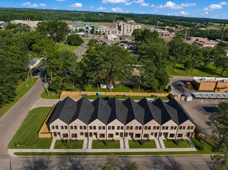 196 W 17th St, Mount Pleasant, TX à vendre - Photo du bâtiment - Image 2 de 23