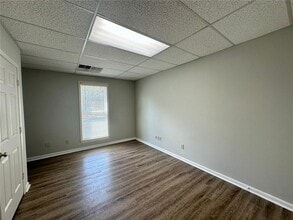 1855 Piedmont Rd, Marietta, GA for lease Lobby- Image 2 of 12