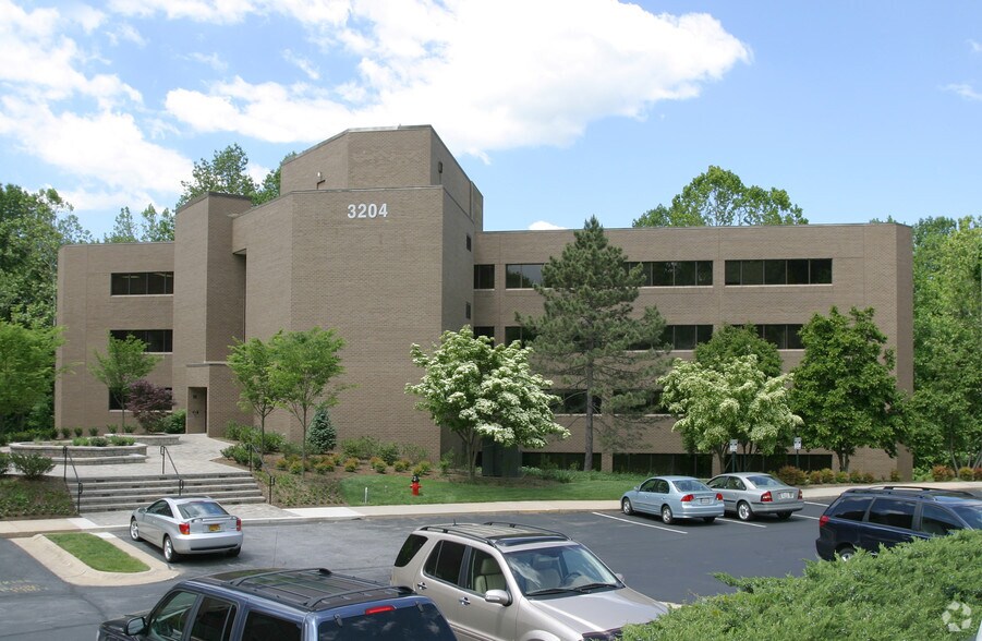 3204 Tower Oaks Blvd, Rockville, MD à vendre - Photo du bâtiment - Image 2 de 5