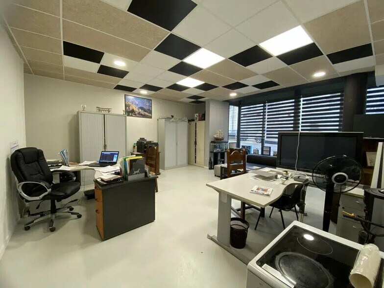 Immeuble residentiel dans Feyzin à vendre - Photo intérieure - Image 2 de 8