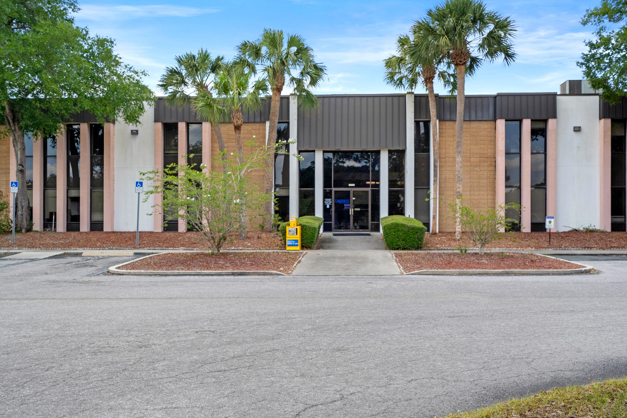 1624 N Meadowcrest Blvd, Crystal River, FL for lease Building Photo- Image 1 of 24