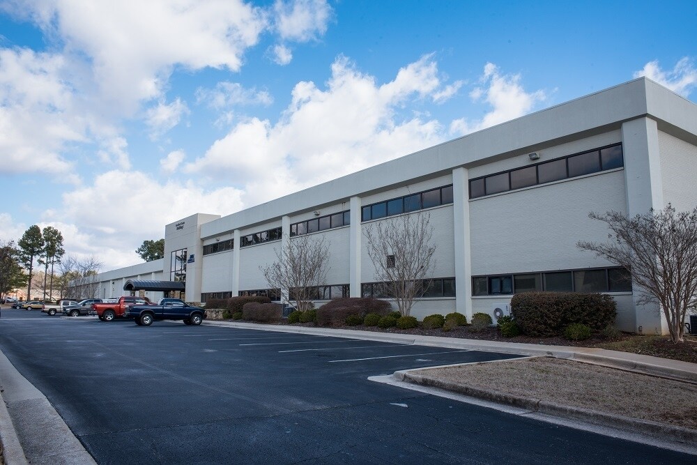 5025 Bradford Dr, Huntsville, AL for lease Building Photo- Image 1 of 16