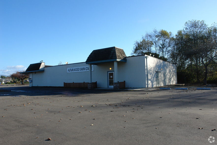 2194 Central Ave, Mckinleyville, CA for lease - Building Photo - Image 2 of 2