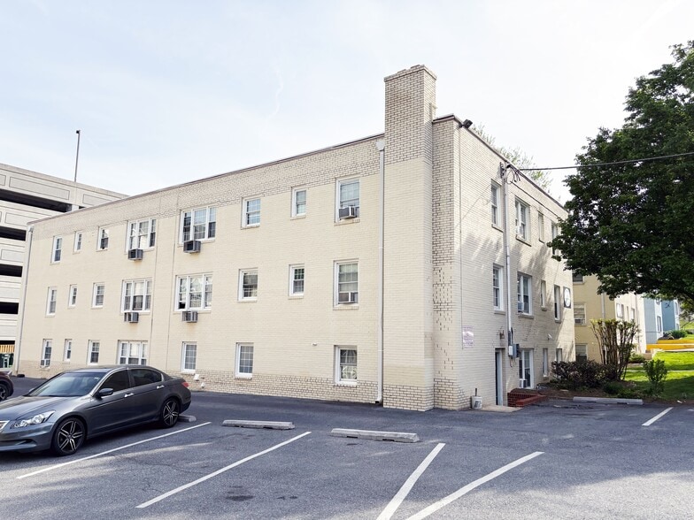 206-212 Brookes Ave, Gaithersburg, MD for sale - Building Photo - Image 2 of 13